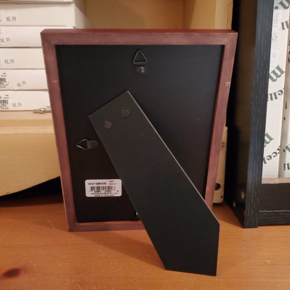 Dennis Daniels  5"x7" Walnut (Brown) W41 Classic Wood Photo Frame #W4105WN  New - Picture 3 of 3